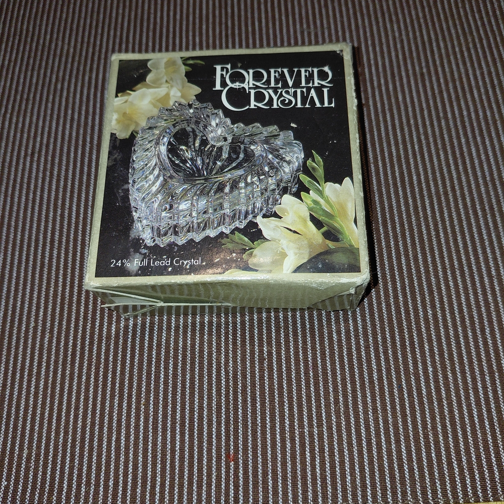 Heart-Shaped Photo Frame - Picture 2 of 3